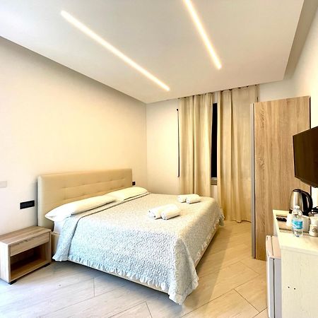 Magenta Rooms Olbia Esterno foto