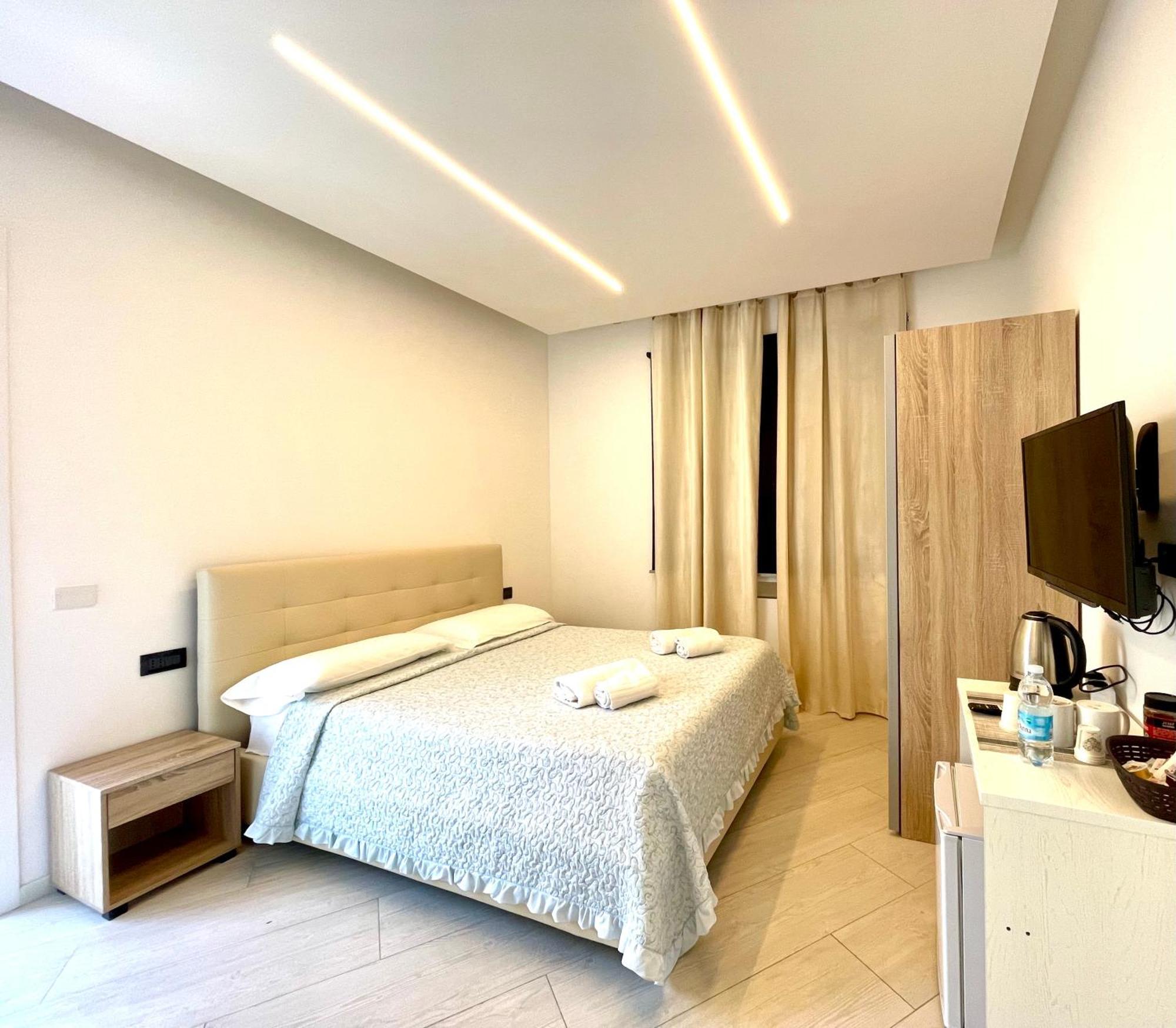 Magenta Rooms Olbia Esterno foto