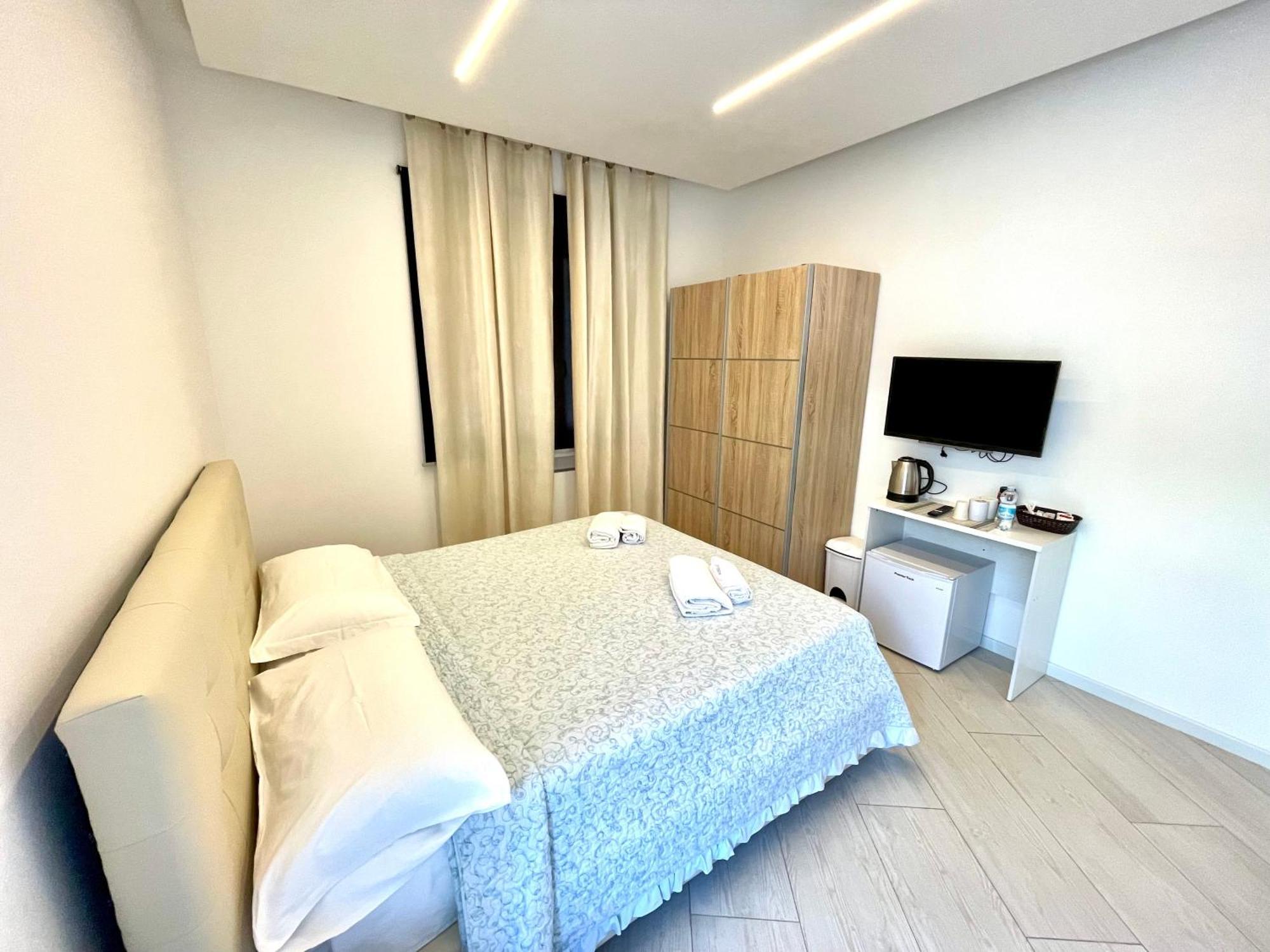 Magenta Rooms Olbia Esterno foto